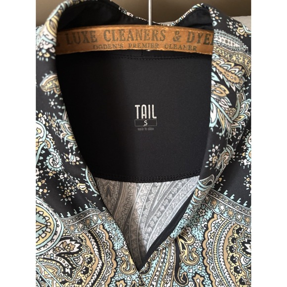 Tail Womens Small Sleeveless Top Golf Tennis Pickleball Paisley Outdoor Resort - Picture 2 of 8